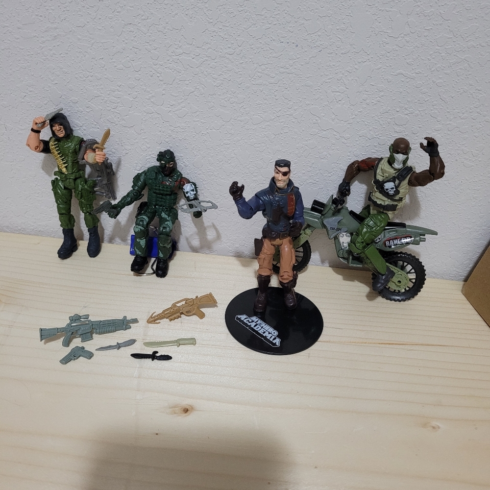 MILITARY 5 FIGURE BUNDLE
